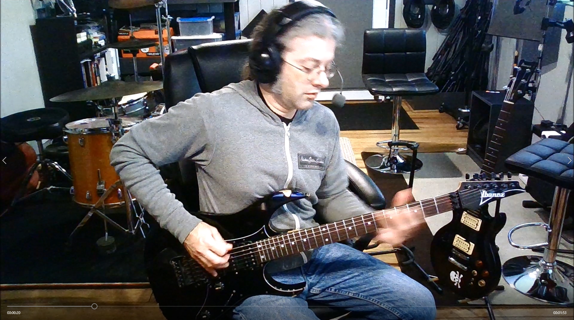 screenshot from an online video guitar lesson